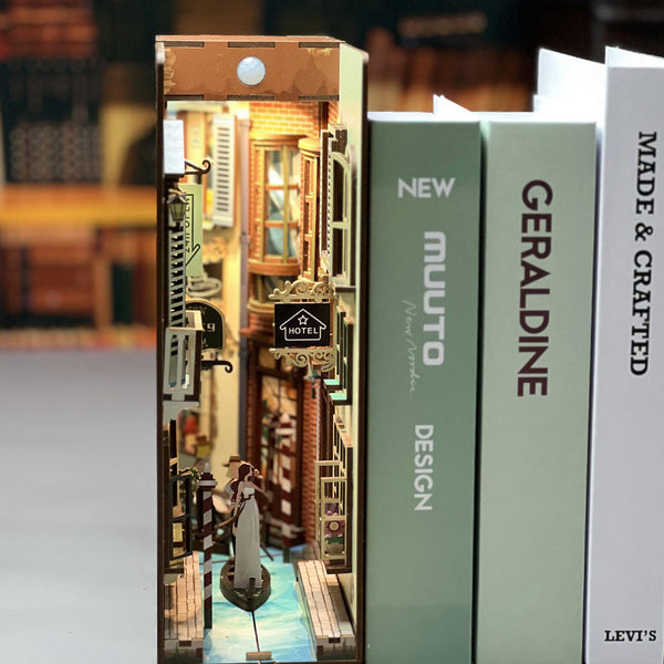 Travel in Venice DIY Book Nook Kit